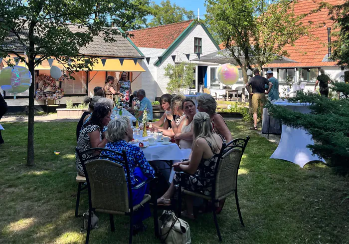 Een zonnig tuinfeest