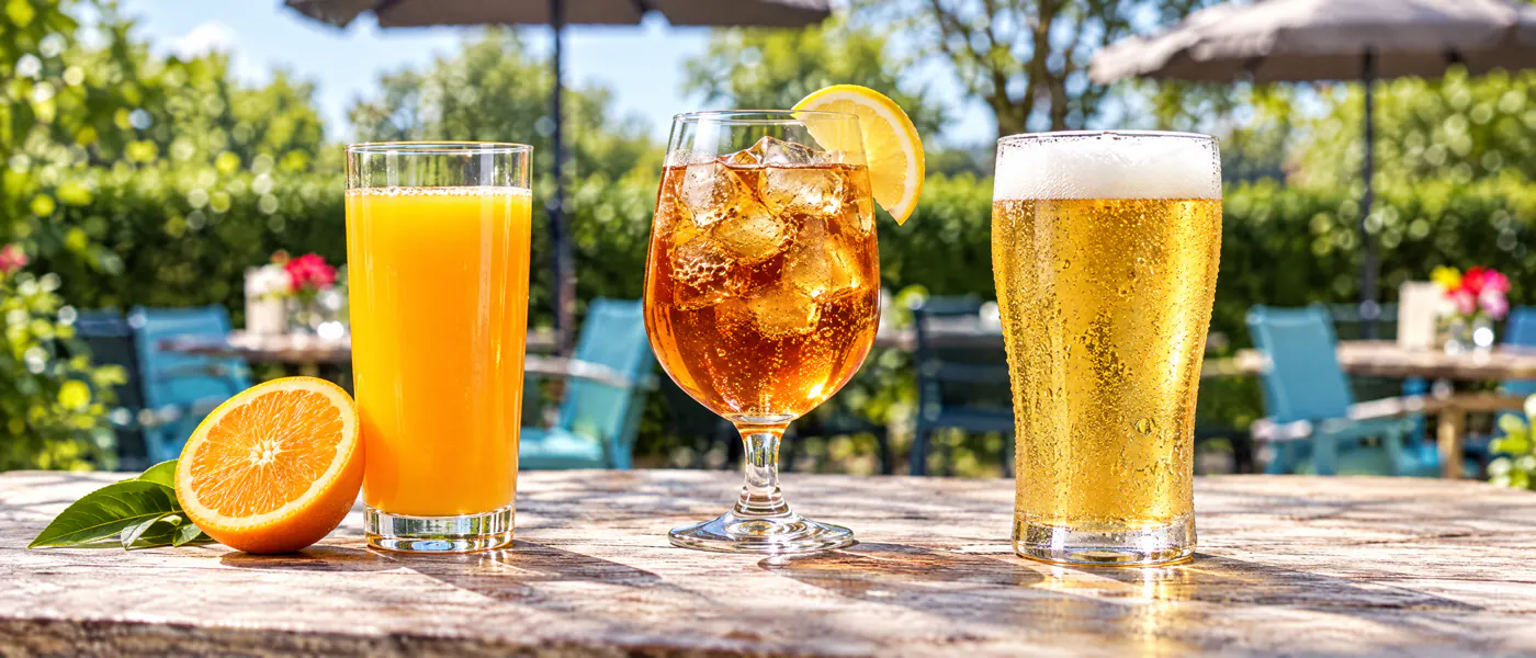 Verse jus d’orange, ice tea en een alcoholvrij biertje in de theetuin