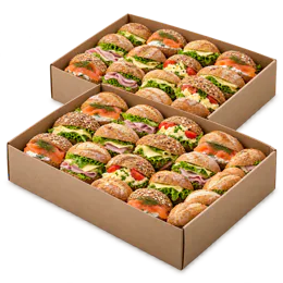 Twee LunchBoxen met samen 50 belegde broodjes